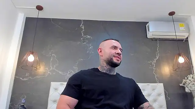 Snapshot of BruceDallas chatting on December 2024 06:11:02 AM BruceDallas online show from December 2024 06:11:02 AM