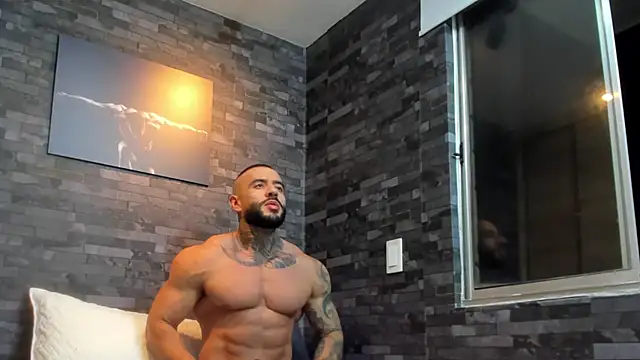 Snapshot of BruceDallas chatting on October 2025 12:58:01 AM BruceDallas online show from October 2025 12:58:01 AM