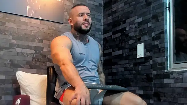 BruceDallas online show from April 2026 02:09:02 AM