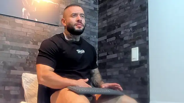 BruceDallas online show from April 2026 08:54:02 PM