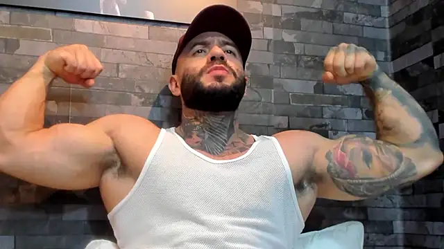 Snapshot of BruceDallas chatting on May 2026 02:53:01 AM BruceDallas online show from May 2026 02:53:01 AM