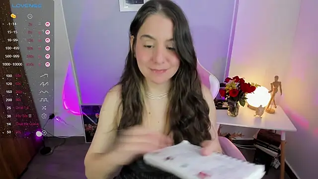 Snapshot of Tamara_m_ chatting on May 2026 06:35:02 PM Tamara m online show from May 2026 06:35:02 PM