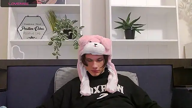 CalvinCay online show from December 2024 08:00:01 PM