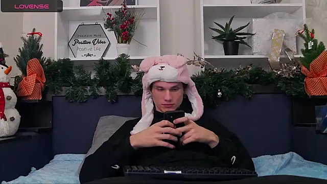 CalvinCay online show from December 2024 08:18:01 PM