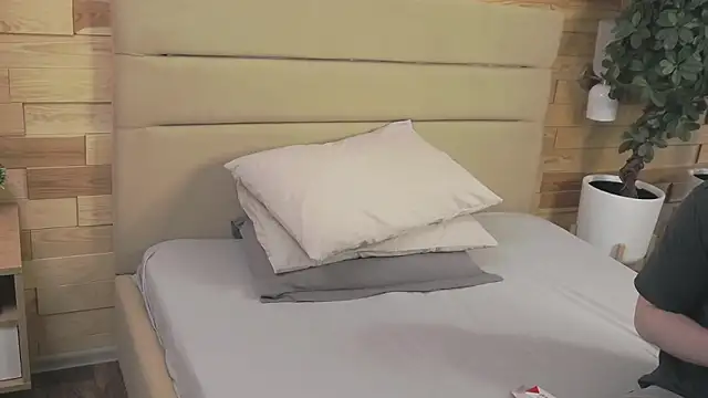 EthanPinkman online show from November 2025 04:11:01 AM