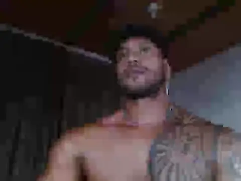 Snapshot of manolofitt chatting on May 2026 05:53:02 PM manolofitt online show from May 2026 05:53:02 PM
