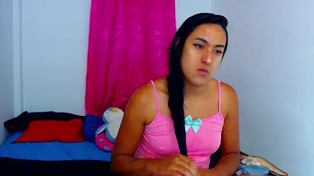 misss estrella online show from November 2025 07:37:02 PM