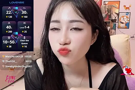 Snapshot of _LLisa_ chatting on March 2025 09:05:02 PM LLisa online show from March 2025 09:05:02 PM