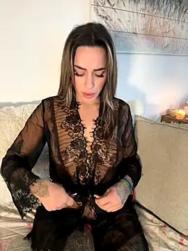 Alisa-Marie online show from November 2025 11:05:01 AM