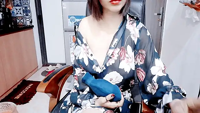 Miu-Le online show from February 2026 05:19:02 PM