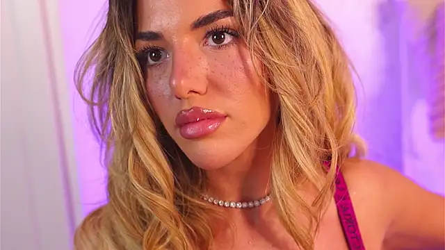 ClaraHazel online show from November 2025 05:19:02 AM