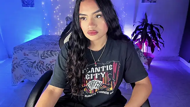 Riana Kean online show from November 2025 04:32:02 AM