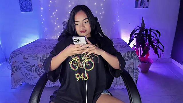 Riana Kean online show from November 2025 01:22:01 AM