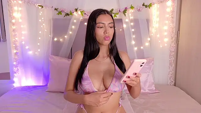 Julie Bennet online show from January 2026 12:13:02 AM