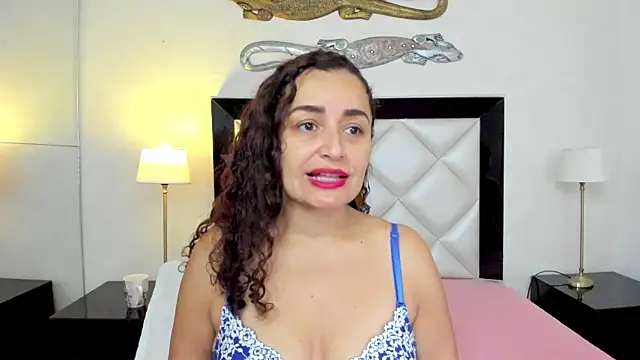 Snapshot of _luna__sweet_ chatting on February 2025 03:12:02 AM luna sweet online show from February 2025 03:12:02 AM