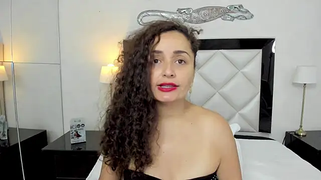 Snapshot of _luna__sweet_ chatting on March 2025 04:56:02 AM luna sweet online show from March 2025 04:56:02 AM