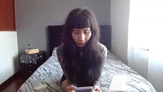 Snapshot of Emilia_1995 chatting on July 2026 02:12:02 PM Emilia 1995 online show from July 2026 02:12:02 PM