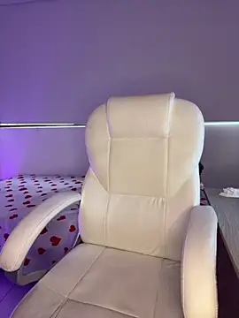 nyna 1 online show from September 2025 10:35:02 PM