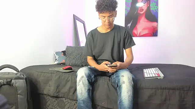 harrytwink18 online show from February 2025 01:17:02 PM