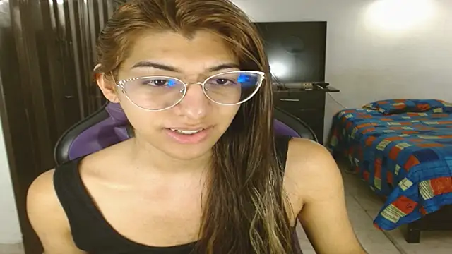 Snapshot of engielphoenis14 chatting on July 2026 09:50:02 PM engielphoenis14 online show from July 2026 09:50:02 PM