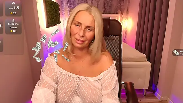 Snapshot of Scarlett_Mai chatting on September 2025 11:10:01 AM Scarlett Mai online show from September 2025 11:10:01 AM