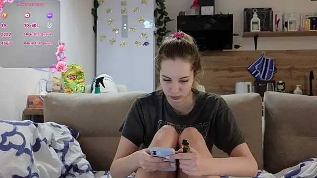 Girl alone home online show from March 2025 03:16:02 PM