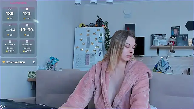 Snapshot of Girl_alone_home chatting on April 2026 04:10:02 AM Girl alone home online show from April 2026 04:10:02 AM