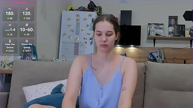 Snapshot of Girl_alone_home chatting on April 2026 03:12:01 PM Girl alone home online show from April 2026 03:12:01 PM