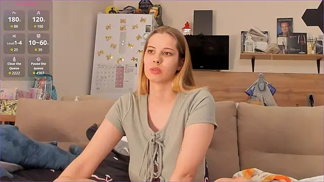 Snapshot of Girl_alone_home chatting on April 2026 03:58:01 PM Girl alone home online show from April 2026 03:58:01 PM