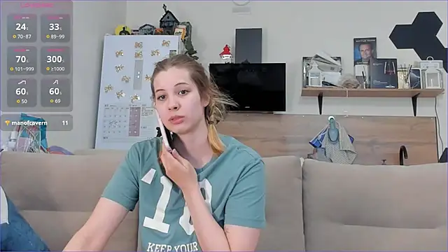 Snapshot of Girl_alone_home chatting on April 2026 03:21:01 PM Girl alone home online show from April 2026 03:21:01 PM