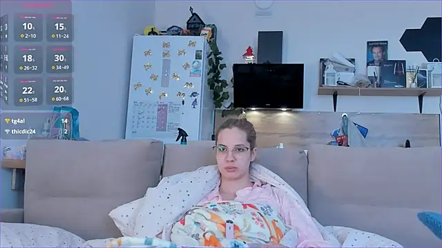 Snapshot of Girl_alone_home chatting on May 2026 04:06:02 AM Girl alone home online show from May 2026 04:06:02 AM