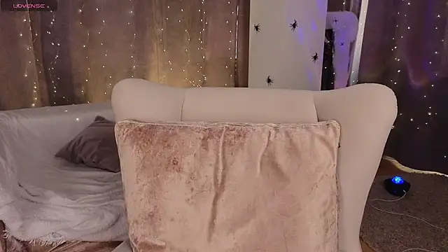 NaokoStifel online show from October 2025 02:30:02 AM