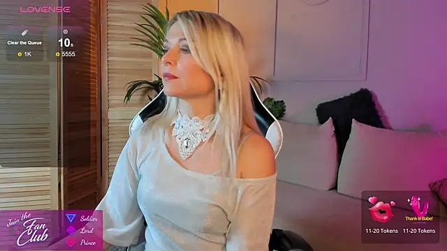 Snapshot of Gloria_Lovely chatting on December 2024 11:22:02 AM Gloria Lovely online show from December 2024 11:22:02 AM