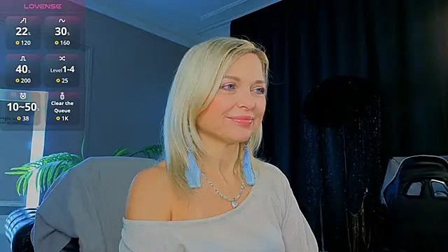 Snapshot of Gloria_Lovely chatting on December 2025 10:44:02 AM Gloria Lovely online show from December 2025 10:44:02 AM