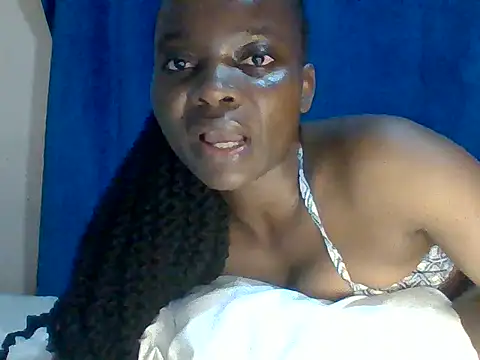 Snapshot of sweet_love00 chatting on April 2026 01:47:01 AM sweet love00 online show from April 2026 01:47:01 AM