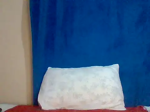 Snapshot of sweet_love00 chatting on May 2026 02:06:02 AM sweet love00 online show from May 2026 02:06:02 AM