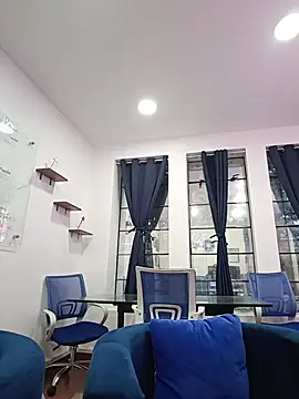 karlamorris  online show from November 2025 04:47:01 PM