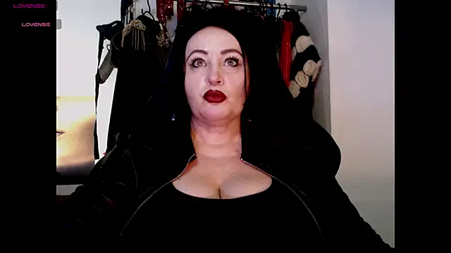 NannaGlossa online show from November 2025 01:39:01 PM