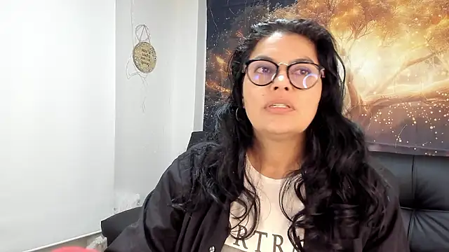 Snapshot of Lust_Mom41 chatting on December 2024 04:06:01 PM Lust Mom41 online show from December 2024 04:06:01 PM