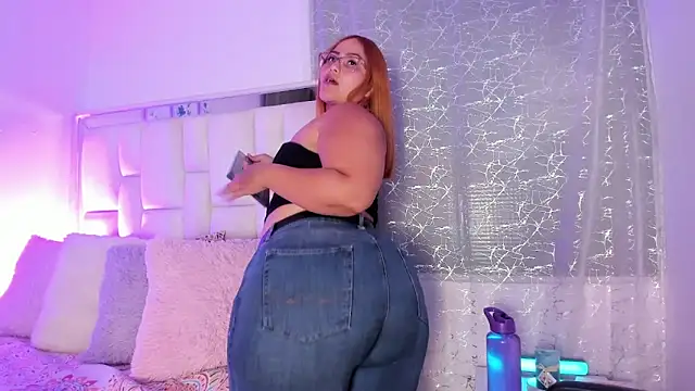 LeahxBarker online show from February 2026 01:45:01 AM