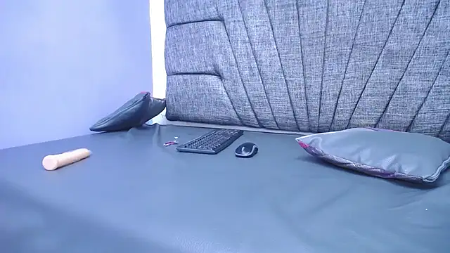 Briannacastello online show from December 2024 04:23:02 AM