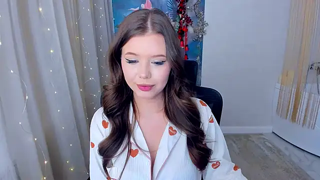 Snapshot of FollowLovee chatting on December 2024 03:45:01 AM FollowLovee online show from December 2024 03:45:01 AM