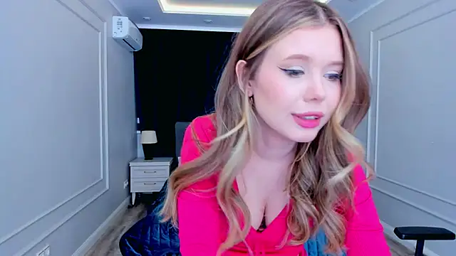 Snapshot of FollowLovee chatting on January 2025 05:40:02 PM FollowLovee online show from January 2025 05:40:02 PM