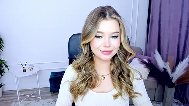 Snapshot of FollowLovee chatting on February 2025 07:38:01 PM FollowLovee online show from February 2025 07:38:01 PM