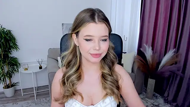 Snapshot of FollowLovee chatting on March 2025 12:45:01 PM FollowLovee online show from March 2025 12:45:01 PM