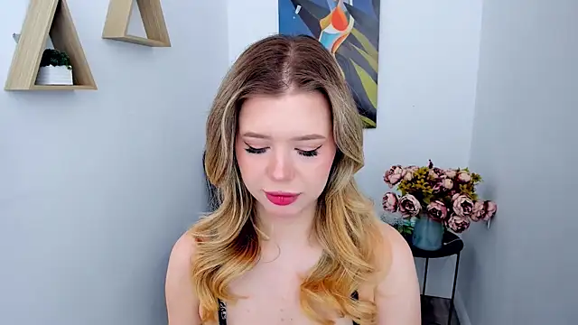 FollowLovee online show from February 2026 07:33:02 PM