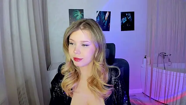 FollowLovee online show from March 2026 07:42:01 PM