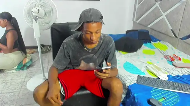 EvaxEmma online show from December 2025 01:27:02 PM