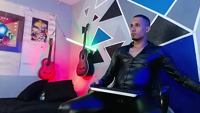 MagnusFrost online show from November 2025 04:01:02 AM