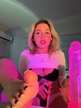 yaprakmericc online show from December 2025 09:12:02 PM